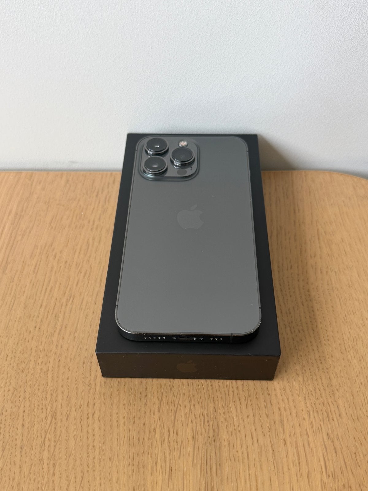 Foto 6 van Apple iPhone 13 Pro - Zo goed als nieuw - 100% batterij