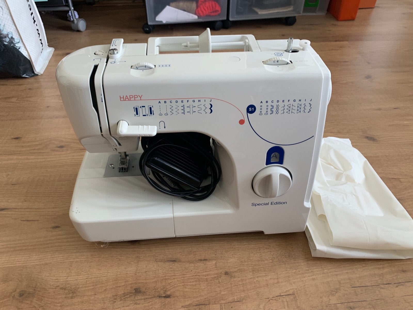 Happy Special Edition Naaimachine, Ophalen, Zo goed als nieuw, Naaimachine, Overige merken