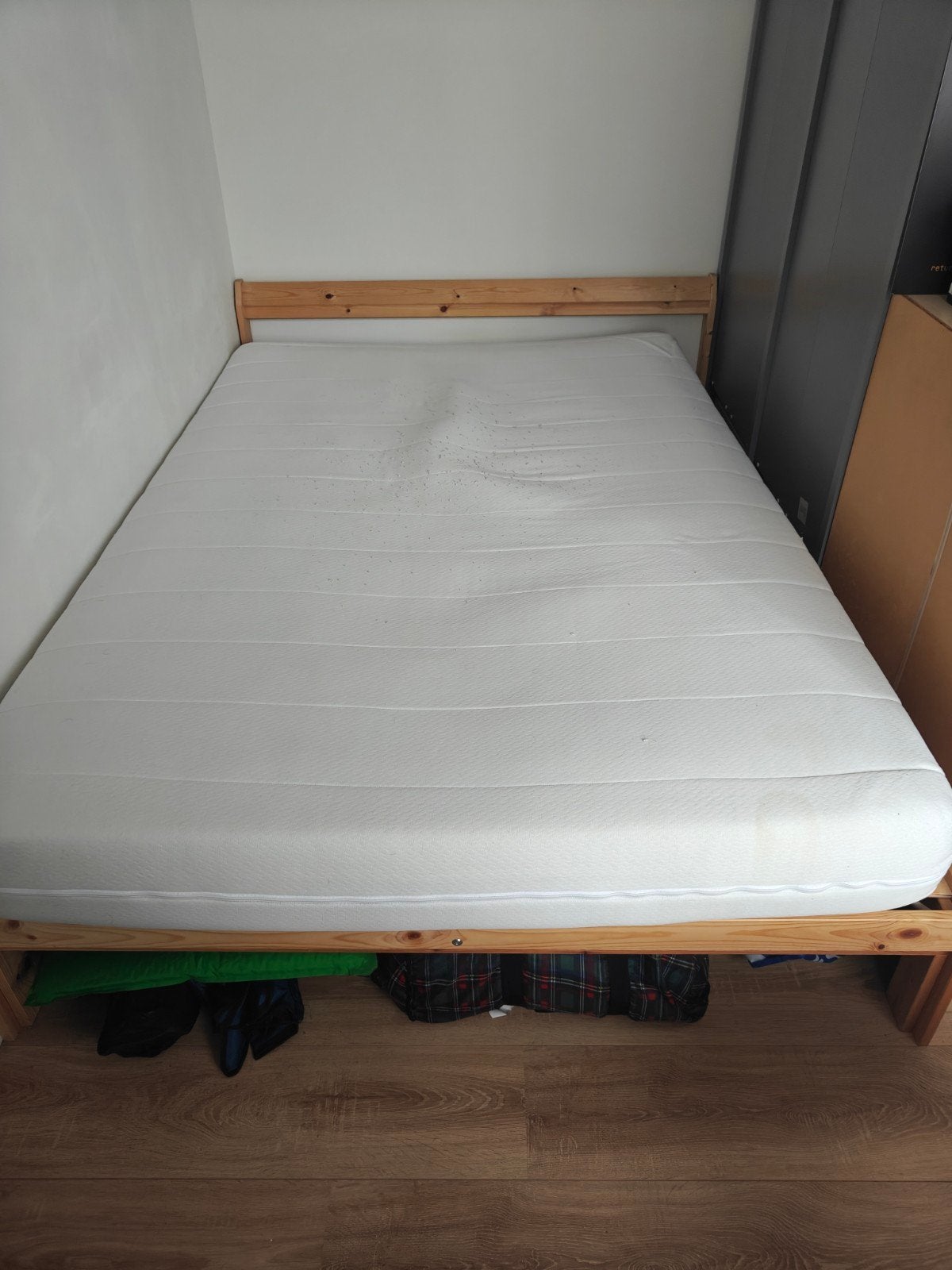 gratis - 2 persoonsbed met matras, Ophalen, Gebruikt, Wit, Tweepersoons