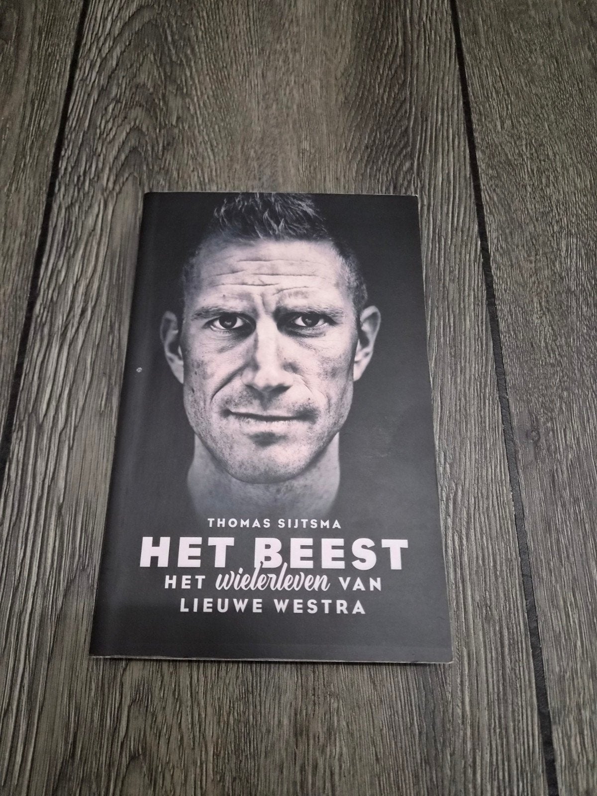 Het Beest: Het wielerleven van Lieuwe Westra, Ophalen of Verzenden, Zo goed als nieuw, Thomas Sijtsma, Lopen en Fietsen
