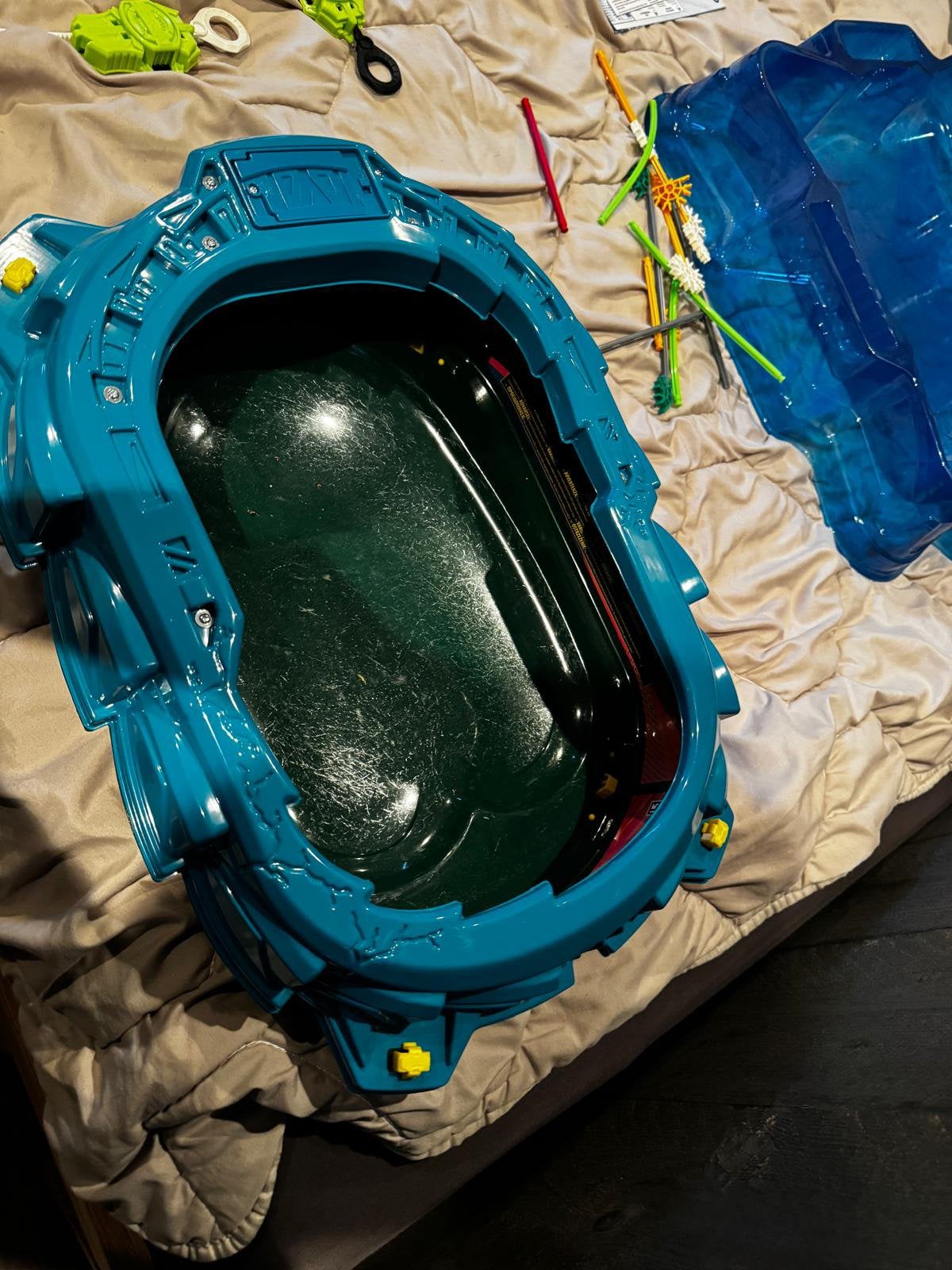 Hasbro Beyblade Burst QuadStrike Light & Ignite Battle Set, Ophalen of Verzenden, Gebruikt, Opwindmechanisme, Overige merken