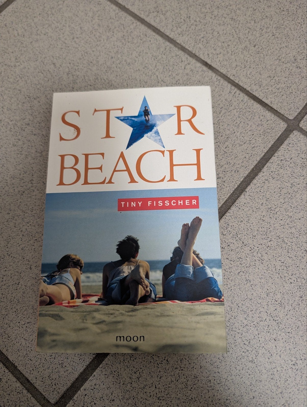 Star Beach - Tiny Fisscher (Moon), Boeken, Ophalen of Verzenden, Gelezen, Tiny Fisscher