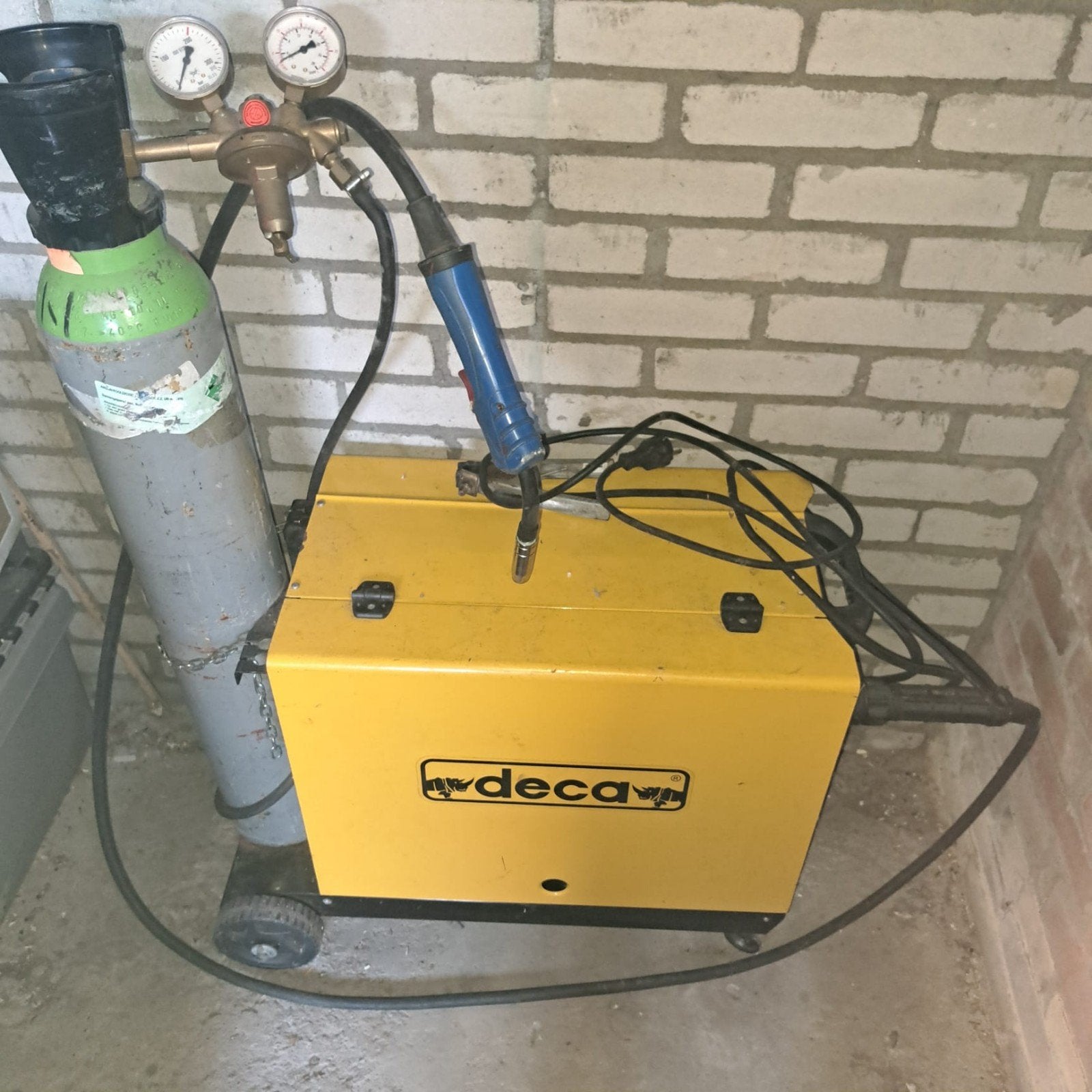 Lasapparaat met fles en helm - Deca, Ophalen, Gebruikt, Co2