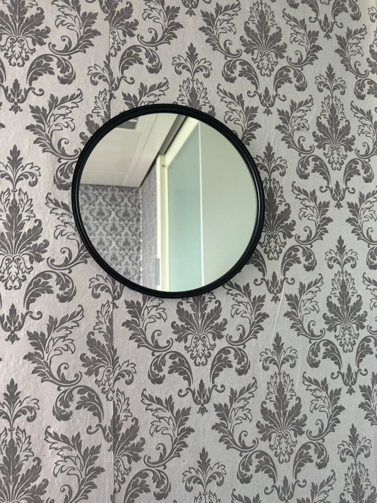 Ronde spiegel met zwarte rand - 30 cm, Huis en Inrichting, Woonaccessoires | Spiegels, Minder dan 50 cm, Rond, Ophalen of Verzenden