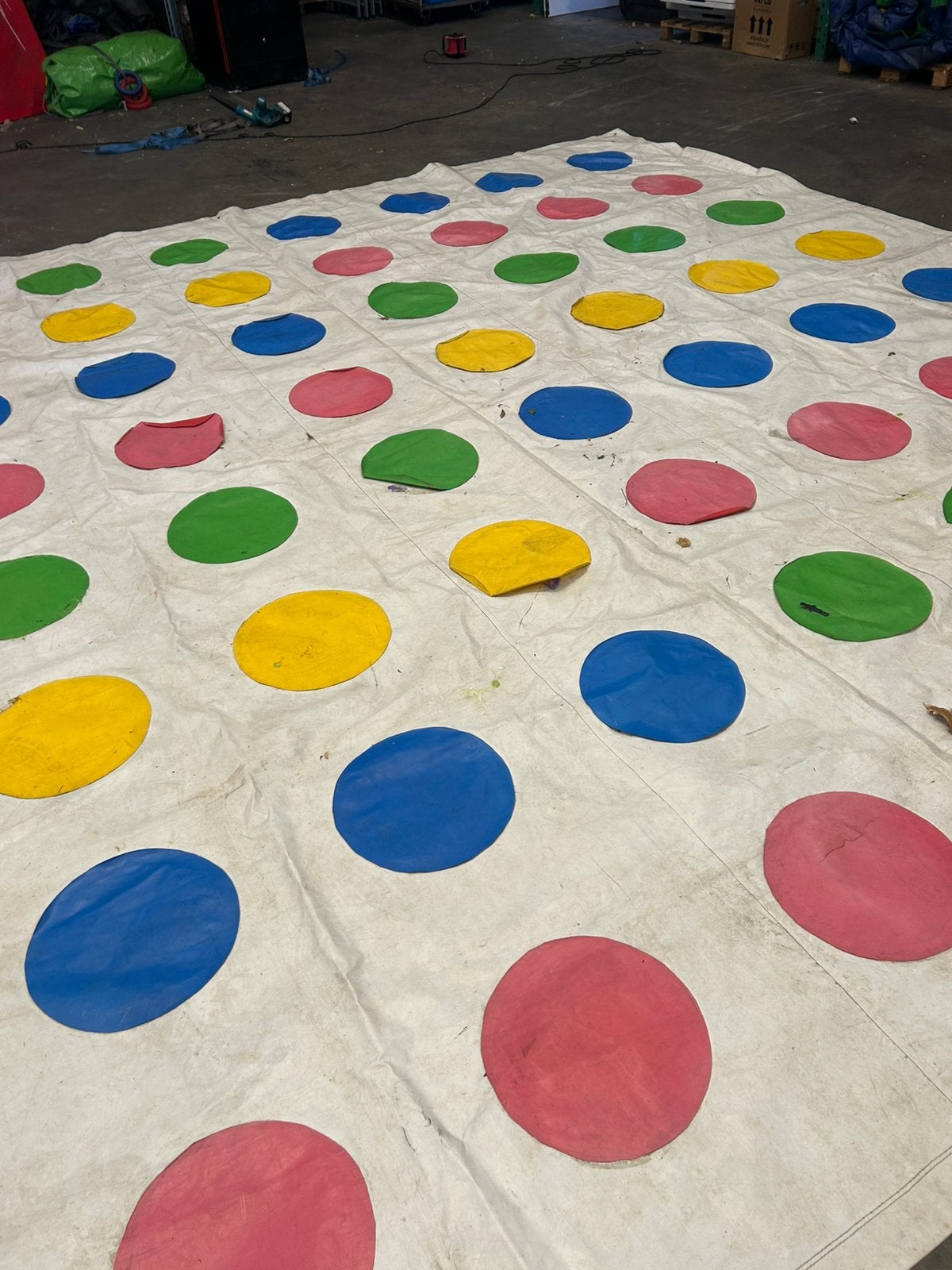 Twister mat te koop de rondjes moet weer vast geplakt worden, Ophalen, Gebruikt