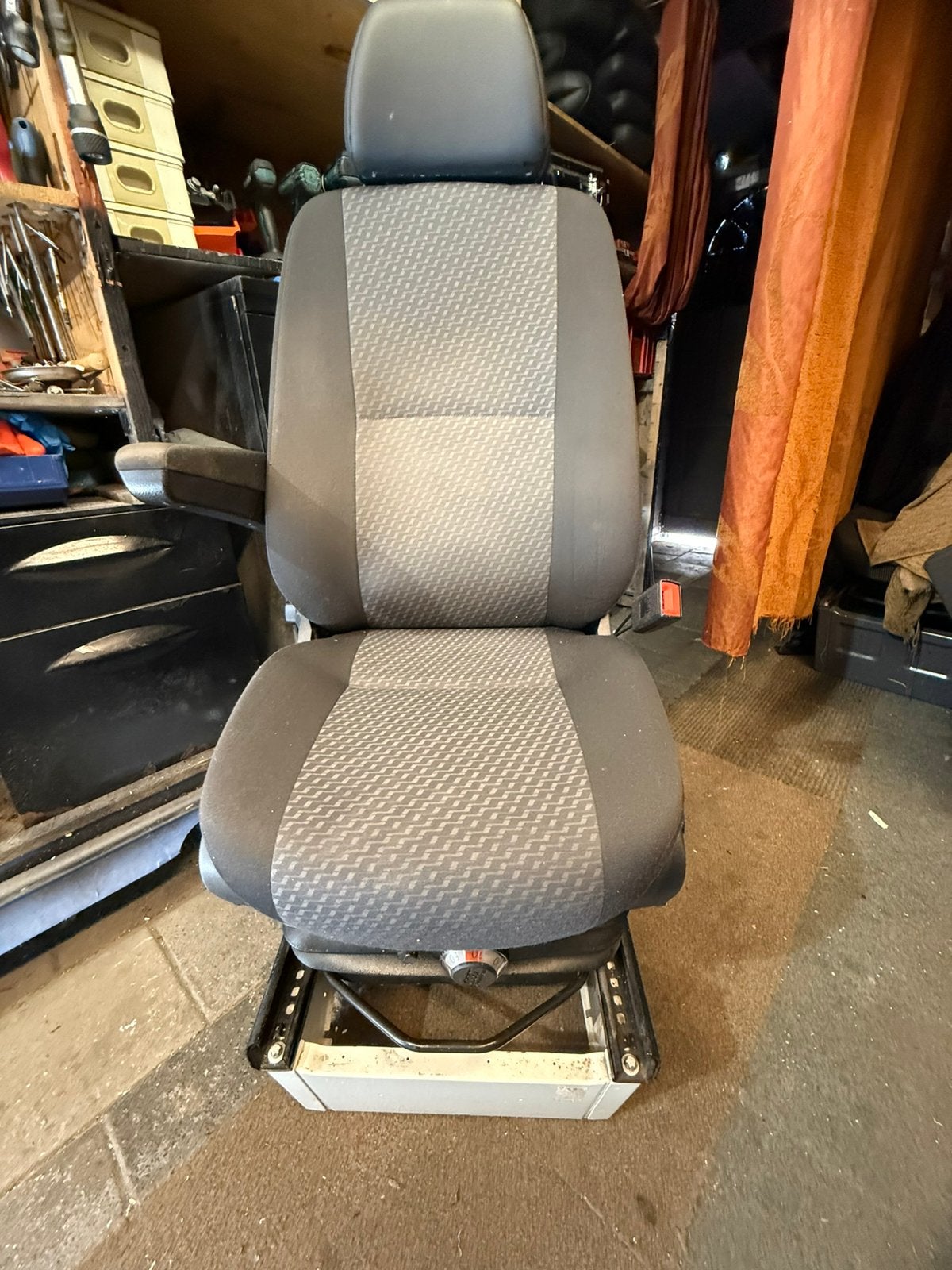 Luchtgeveerde Bijrijdersstoel voor ve crafter/sprinter 906, Auto-onderdelen, Ophalen, Gebruikt, Mercedes-Benz