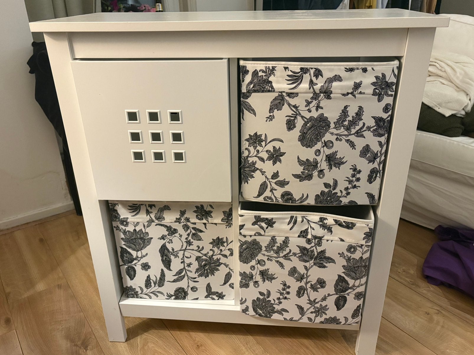 Witte kast ikea, Ophalen, Zo goed als nieuw, 25 tot 50 cm