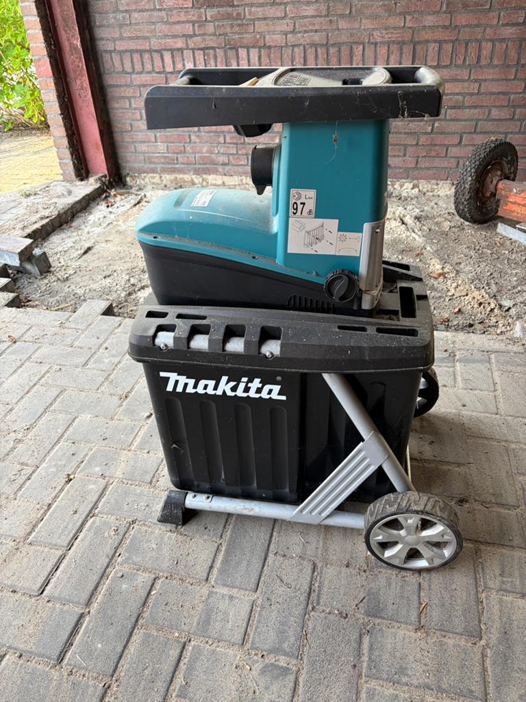 Te koop Makita hakselaar, Ophalen, Zo goed als nieuw
