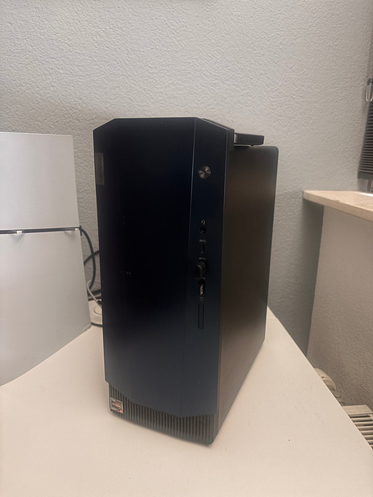 Foto 2 van Gaming pc | RTX 3060 | 32GB RAM | Ryzen 5 5600G