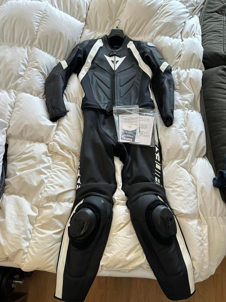 Dainese Avro 4 leren motorpak leather suit size 48 2T, Ophalen of Verzenden, Nieuw met kaartje, Heren, Combipak