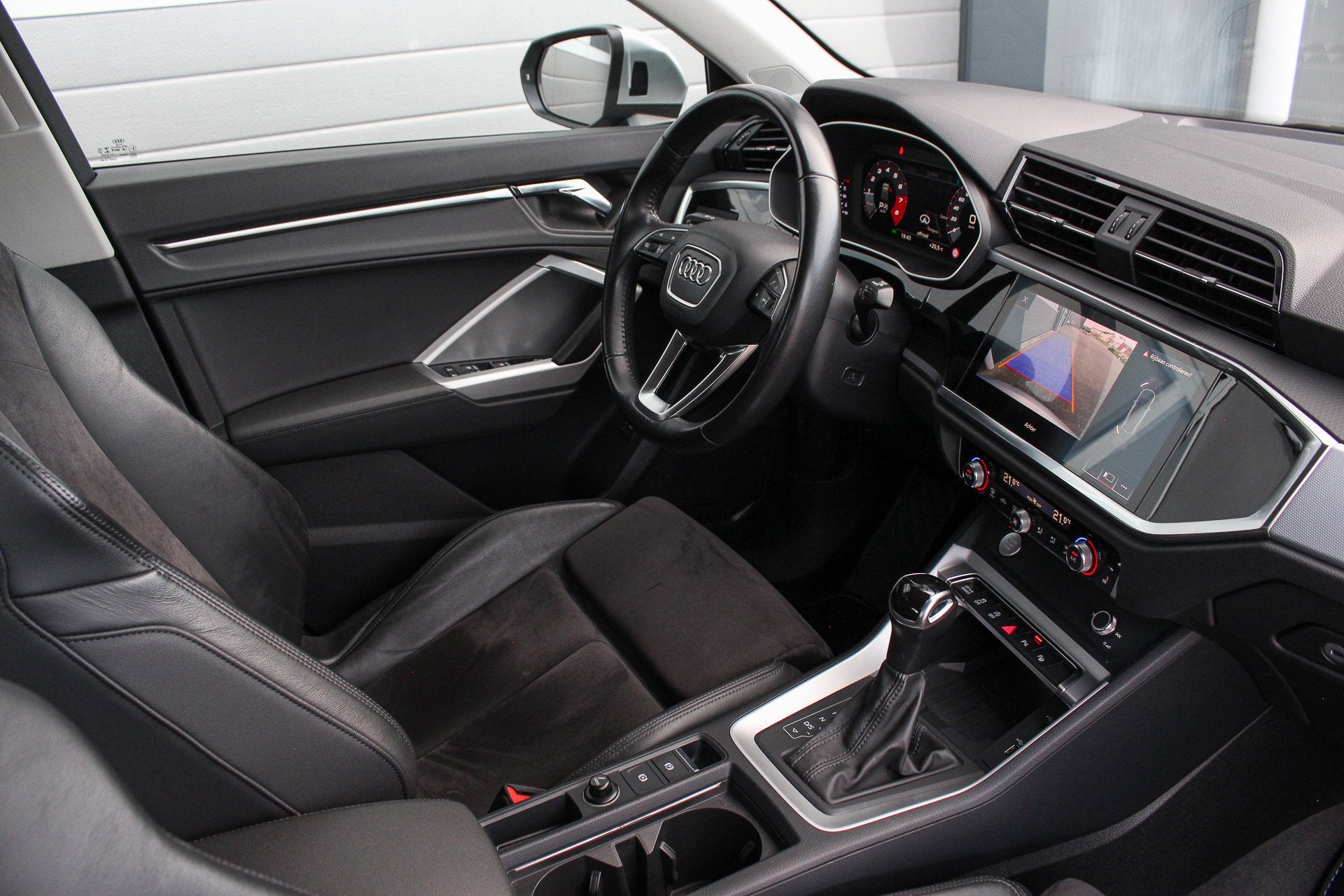 Audi Q3 40 TFSI Quattro 190PK | ACC | Trekhaak 2100kg | Lede, Auto's, Automaat, Gebruikt, 14 km/l, Bedrijf