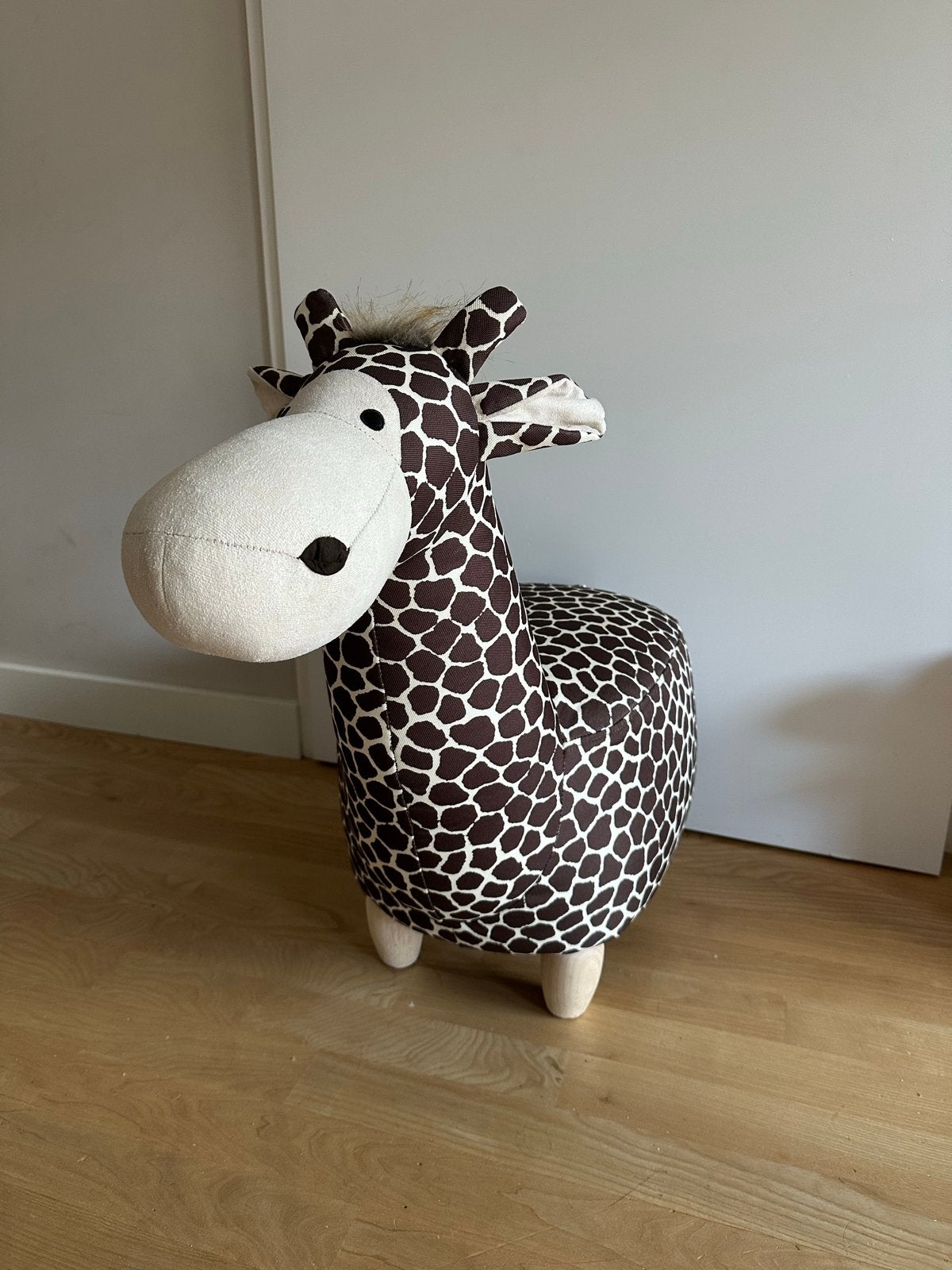 Leuke giraf krukje/poef voor kinderkamer, Ophalen, Zo goed als nieuw, Stoel