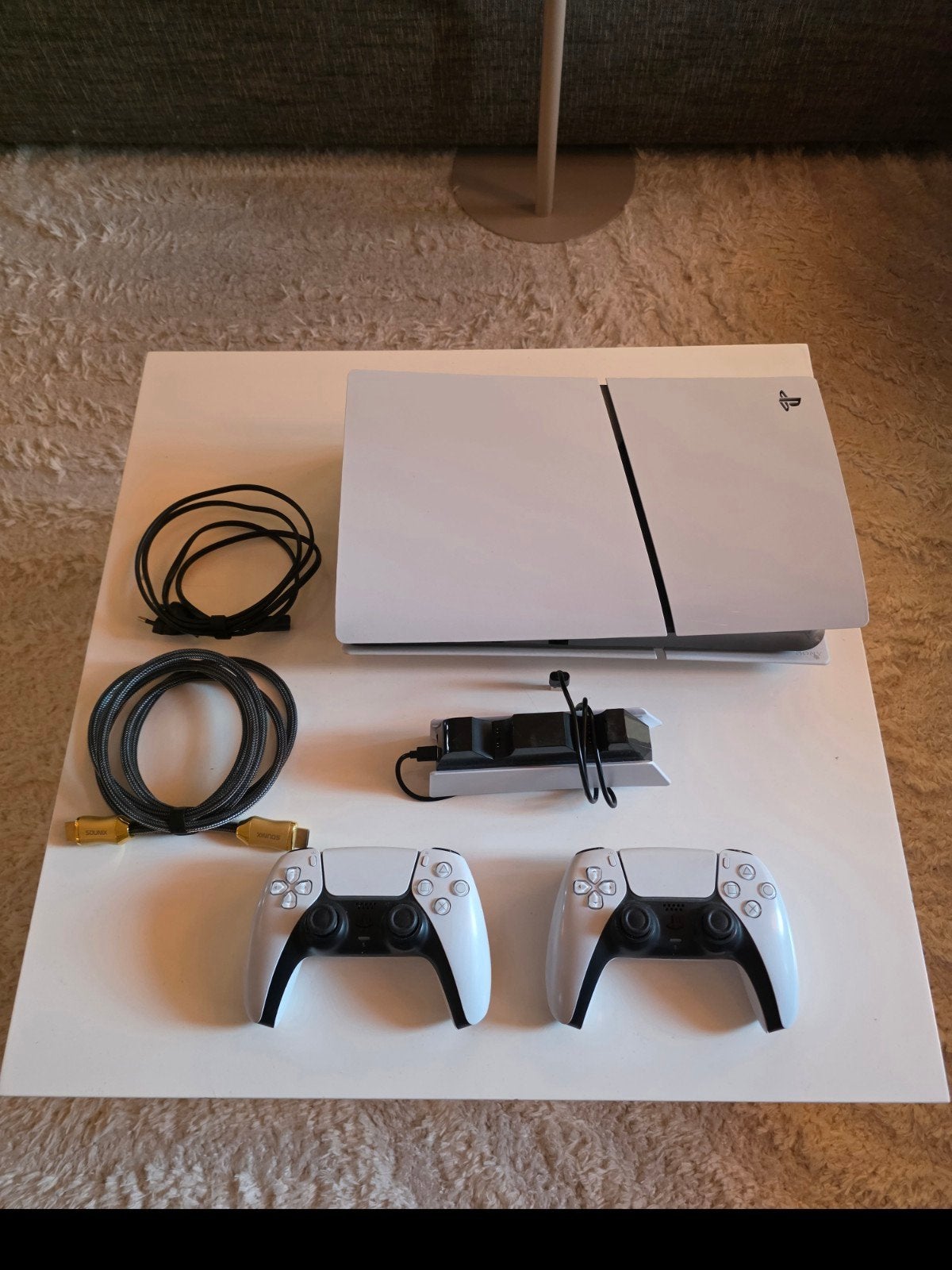 Ps5 Disc edition, 2 controllers, oplaadstation, Spelcomputers en Games, Spelcomputers | Sony PlayStation 5, Ophalen, Zo goed als nieuw