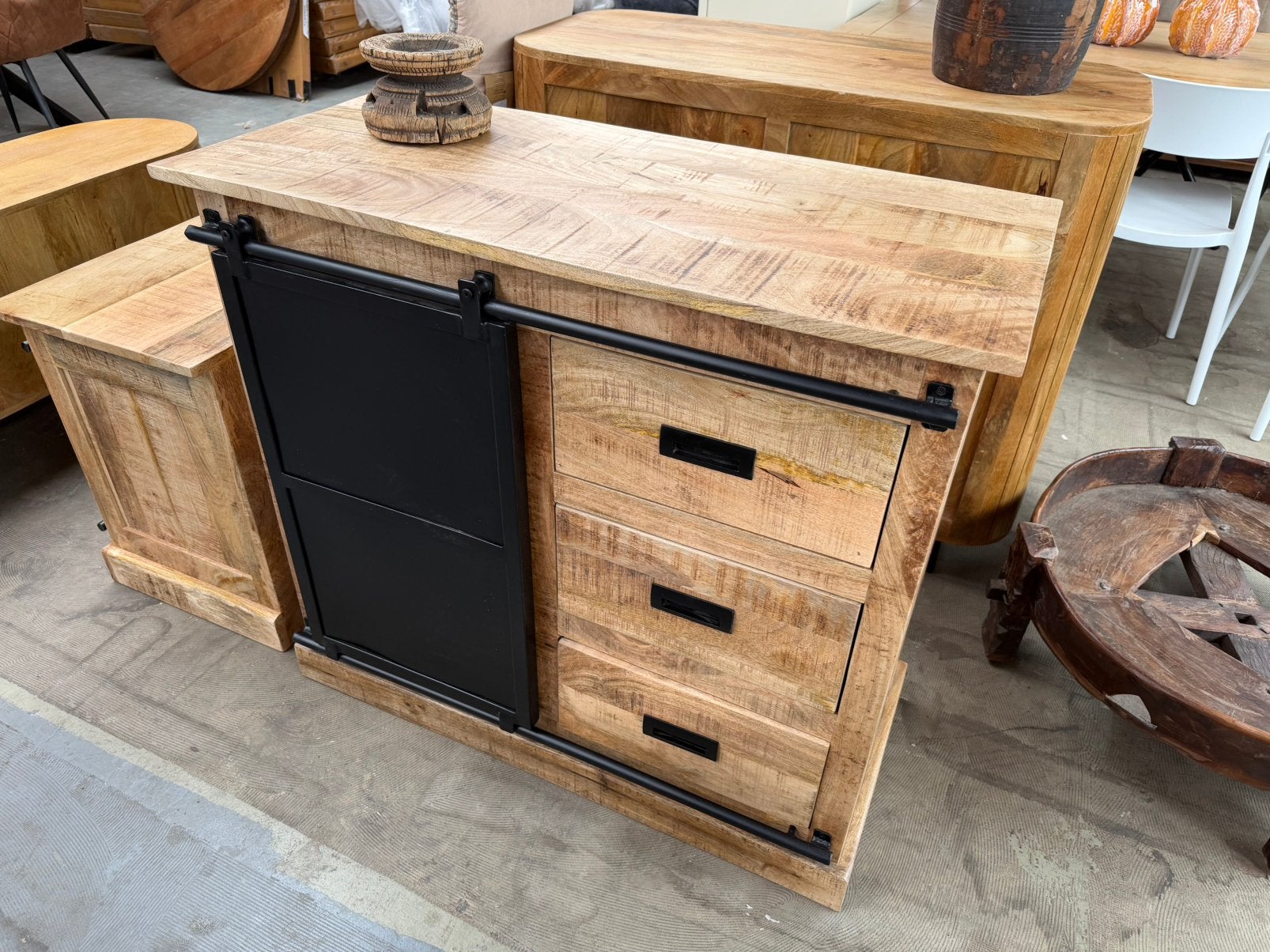 Magazijn leegverkoop dressoir Lotte mangohout metaal zwart, Hout, Nieuw, Ophalen of Verzenden, Info@wkhome.nl