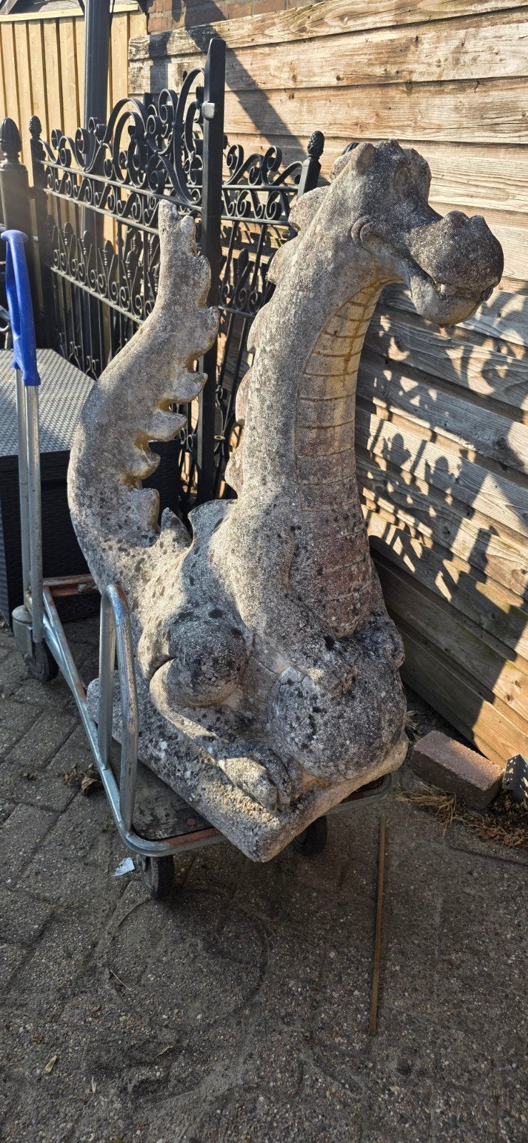 Mooie ( bosche) draak ,fontein dier die water spuwt, Ophalen, Gebruikt, Steen, Dierenbeeld