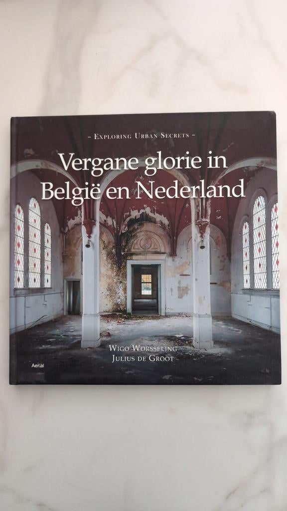 Vergane glorie in België en Nederland, Ophalen of Verzenden, Zo goed als nieuw