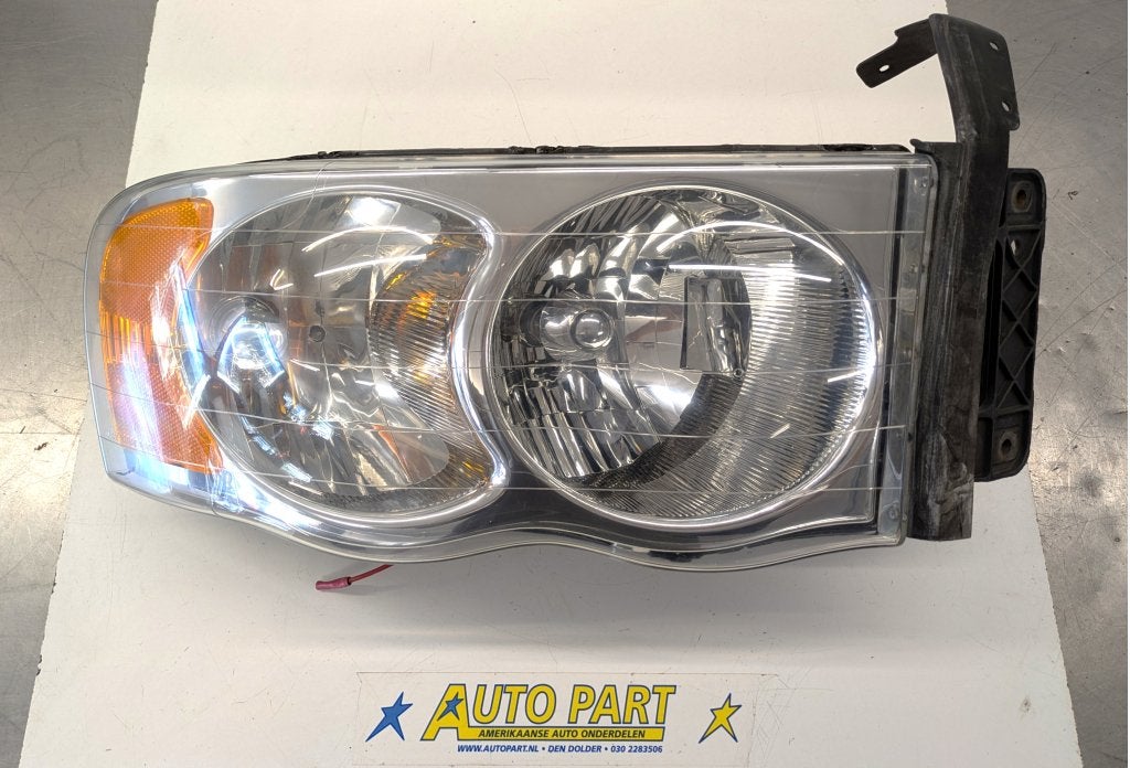 Dodge Ram 1500 koplamp 2002-2005, Gebruikt, PO Box 21-8004 | Auburn Hills, MI 48321-8004, Amerikaanse onderdelen, Ophalen of Verzenden