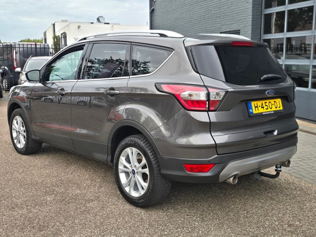 Foto 11 van Ford Kuga 1.5 EcoBoost Titanium D-Riem vervangen mooie auto
