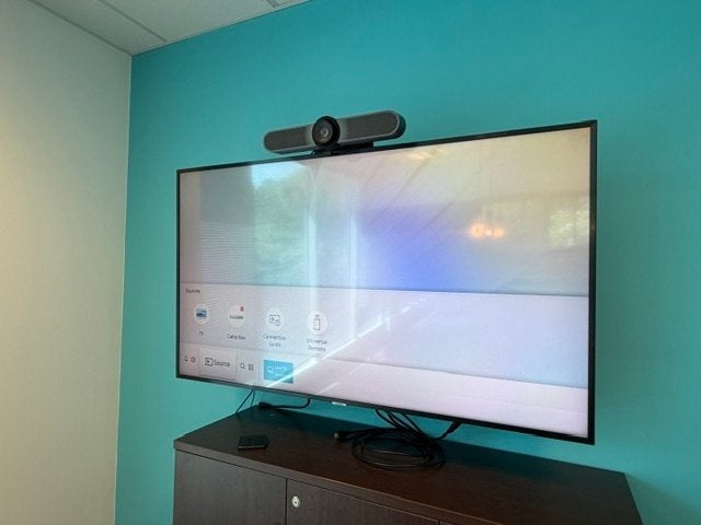 SET Videoconferentiesysteem Samsung TV, Logitech camera, Ophalen of Verzenden, Gebruikt, Audio