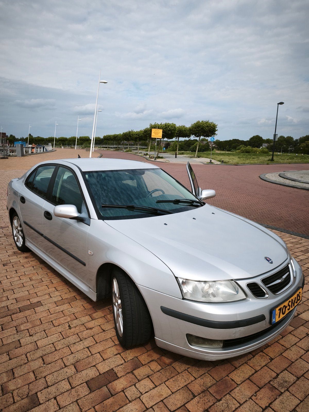 Saab 9-3 1.8 T Sport Sedan 2006 Grijs, Auto's, 4 cilinders, Origineel Nederlands, 75 €/maand, Handgeschakeld