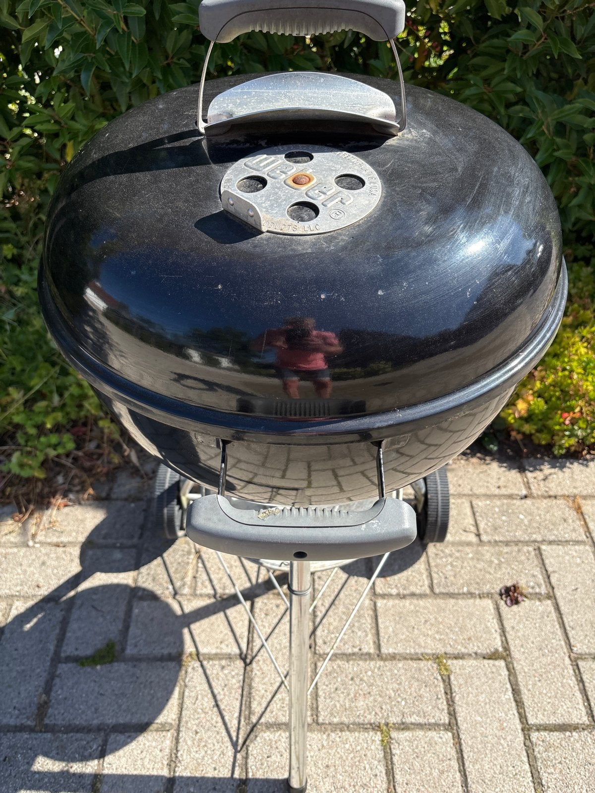 Weber BBQ 47 cm met houtskoolmandjes, Ophalen, Gebruikt