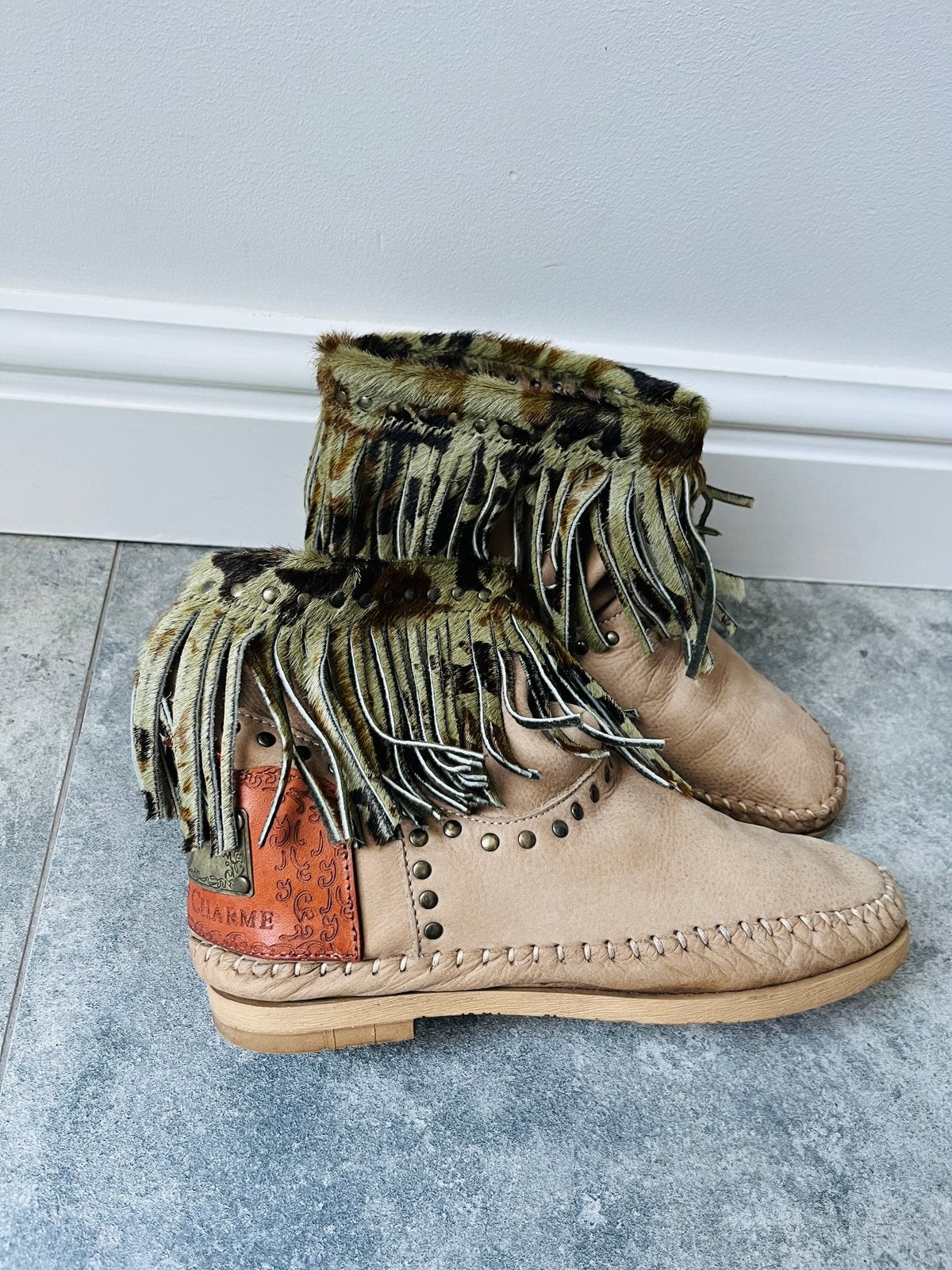 Schoenen Karma of Charme maat 38, Kleding | Dames, Ophalen of Verzenden, Zo goed als nieuw, Beige, Lage of Enkellaarzen