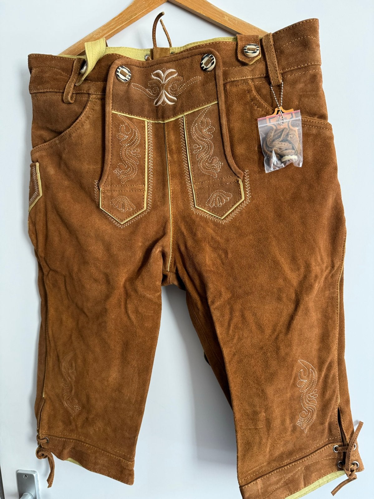 Nieuwe Lederhose Maat L - Bruin met Bretels, Ophalen of Verzenden, Nieuw, Maat 52/54 (L), Bruin