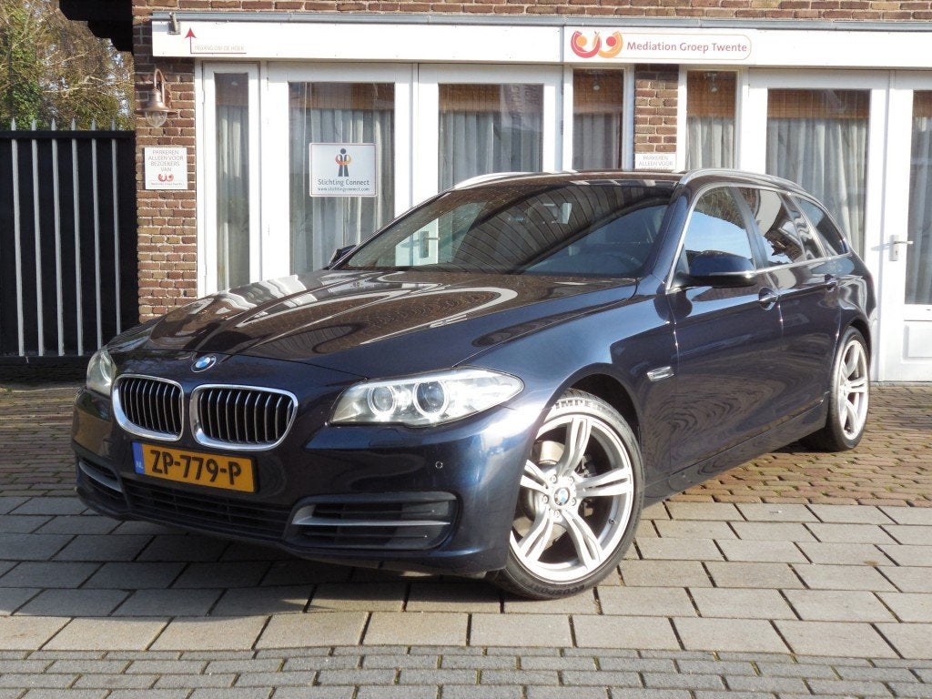 Bmw 5-SERIE 518D HIGH EXECUTIVE, Auto's, BMW, Automaat, Leder, Diesel, 22 km/l
