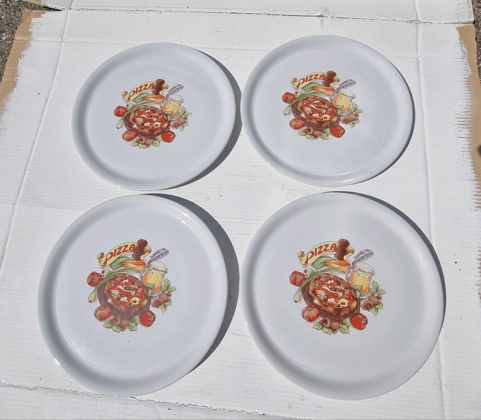 Saturnia Pizza Borden – Set van 4 – 30cm – Made in Italy, Gebruikt, Overige merken, Keramiek, Ophalen of Verzenden