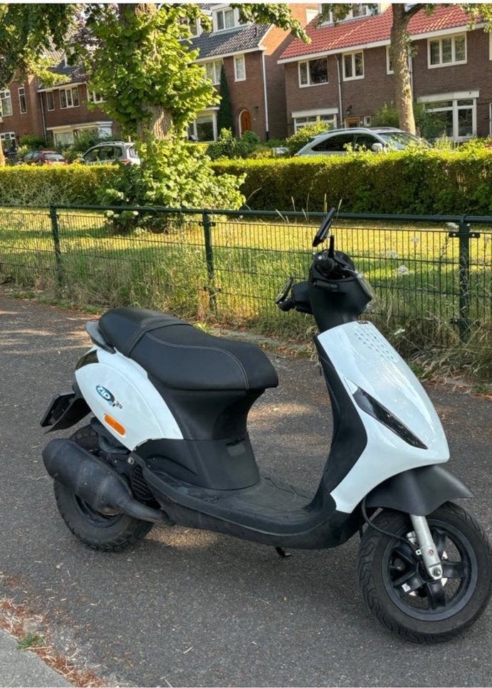 Zip 125cc 2takt zonder 123, Fietsen en Brommers, Ophalen, Zo goed als nieuw, Tweetakt, Zip