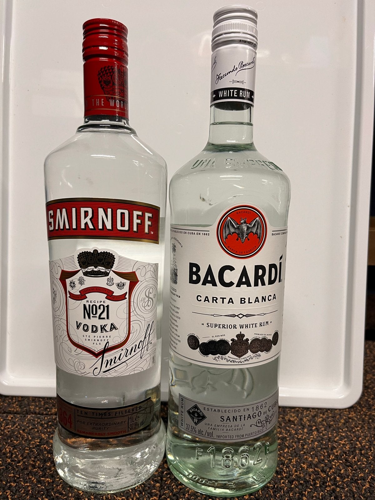 SMIRNOFF no21 6flessen……BACARDI CARTA BLANCA 7 flessen, Diversen, Ophalen of Verzenden, Nieuw