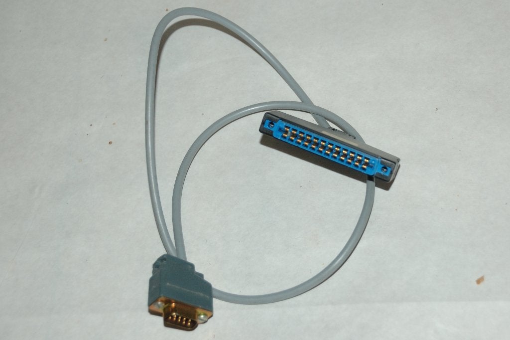 verloopkabel Commodore 64 Userport (?) naar sub-D 9 male, Computers en Software, Ophalen of Verzenden, Gebruikt