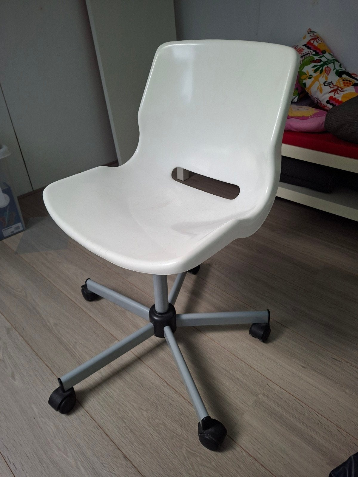 Kinder burostoel, Ophalen
