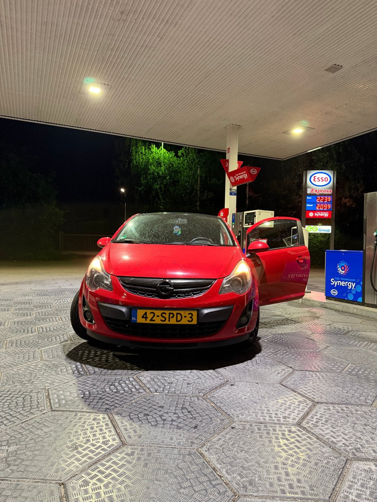 Opel Corsa 1.4 16V 3D 2011 Rood Opc line, Auto's, Opel, Voorwielaandrijving, 40 €/maand, 1398 cc, 100 pk