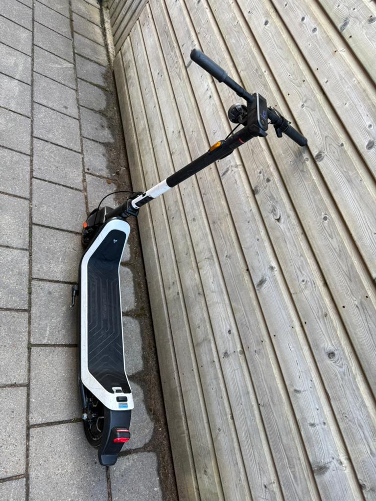 NIU KQi3 Sport Elektrische Step - Zo goed als nieuw, Fietsen en Brommers, Steps, Gebruikt, Elektrische step (E-scooter), Ophalen of Verzenden