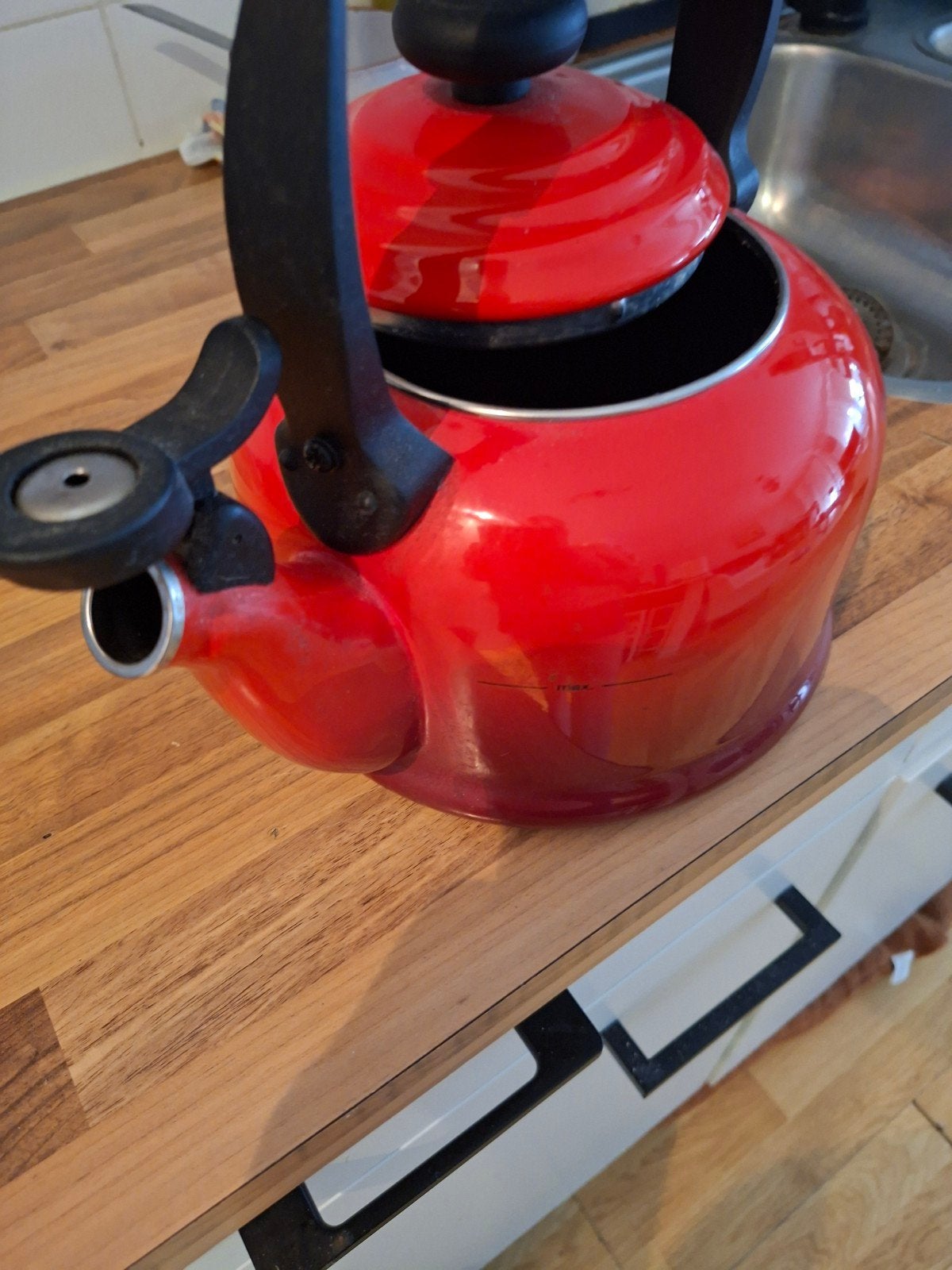 Le Creuset fluitketel rood 2.1L, 1 tot 2 liter, Ophalen of Verzenden, Gebruikt