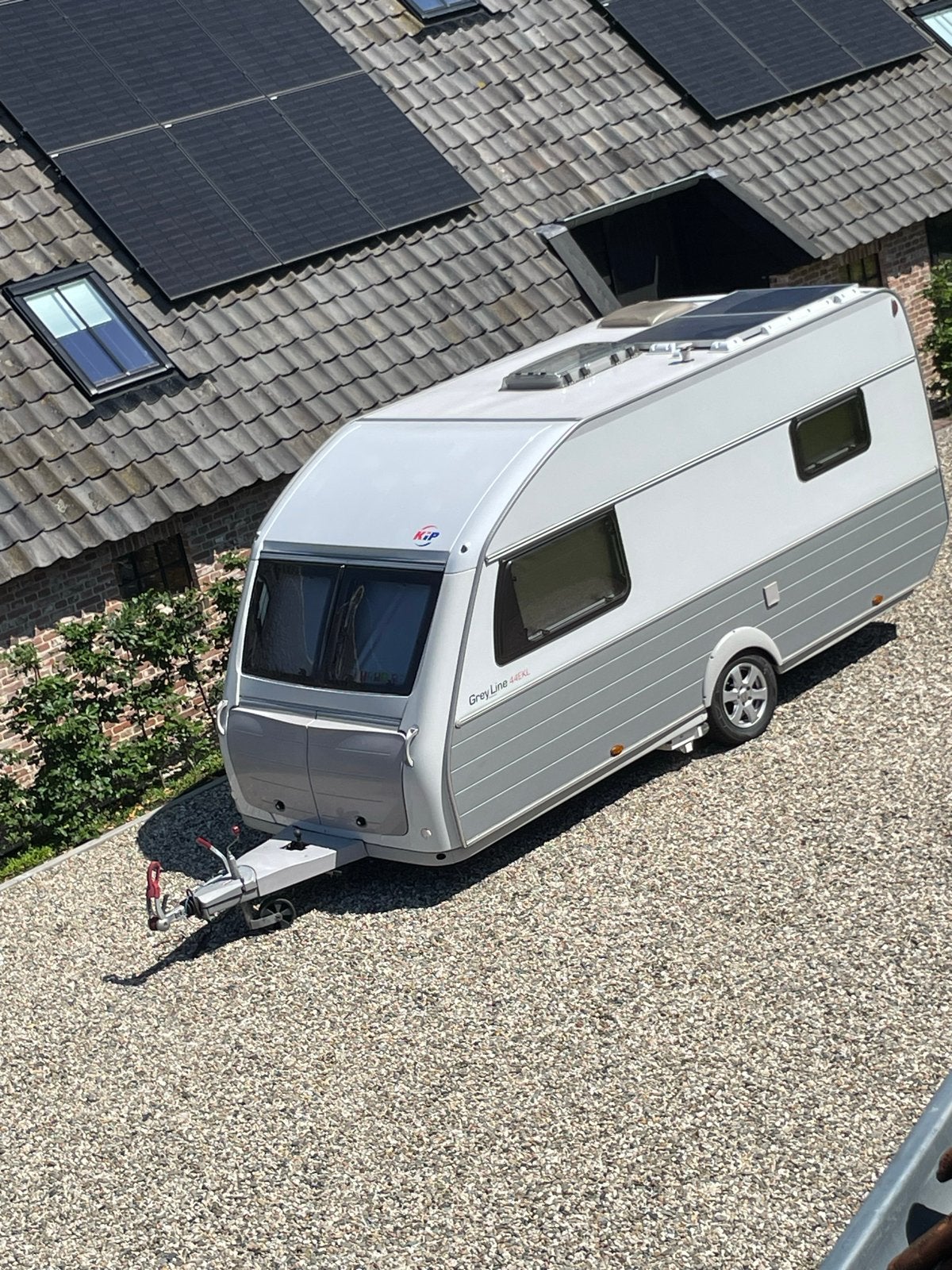 Kip Grey Line 44 EKL - Compacte en complete caravan, Caravans en Kamperen, Caravans, Rondzit, Kip, Particulier, 4 tot 5 meter