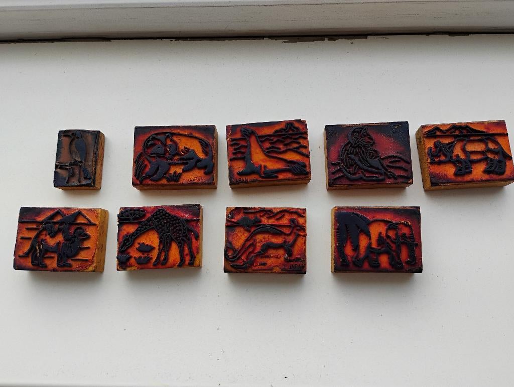 9 stempels, dieren o.a. giraf,kameel,olifant,kangeroe, vogel, Ophalen of Verzenden, Gebruikt
