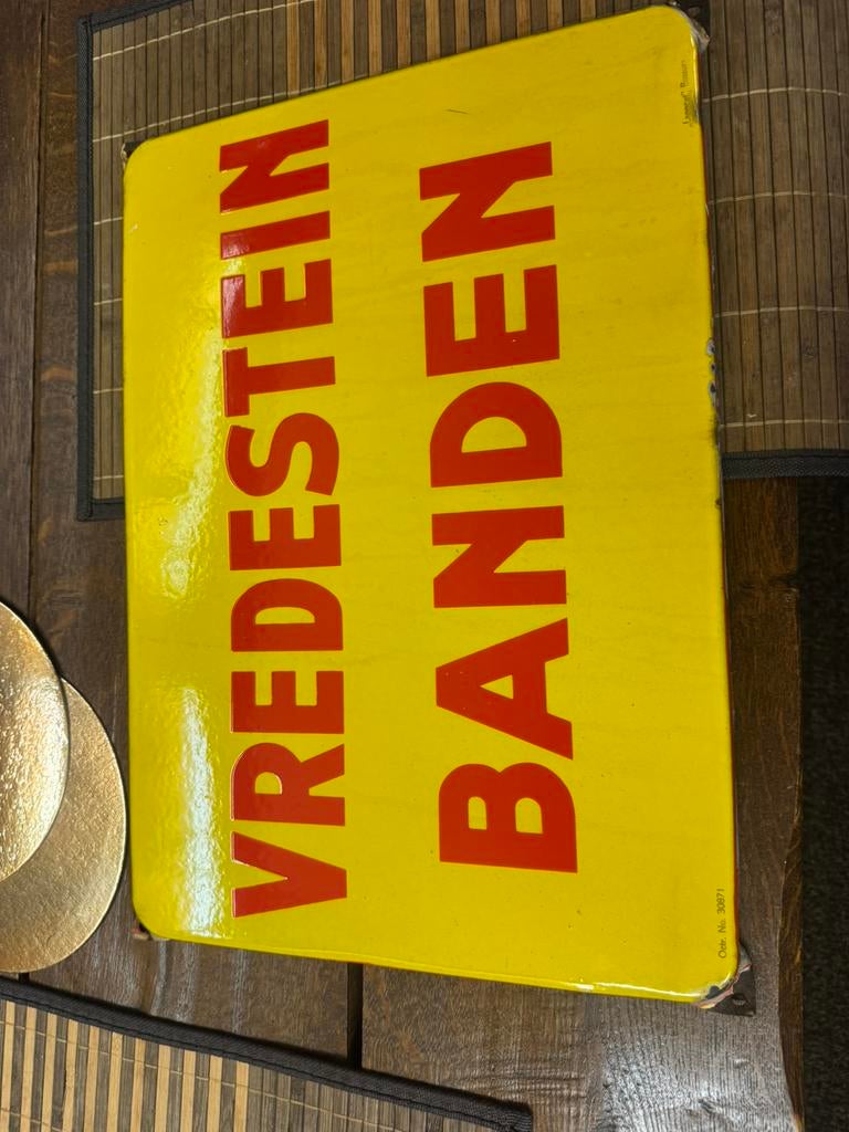 Emaille bord Vredestein (Nr: 2156), Ophalen