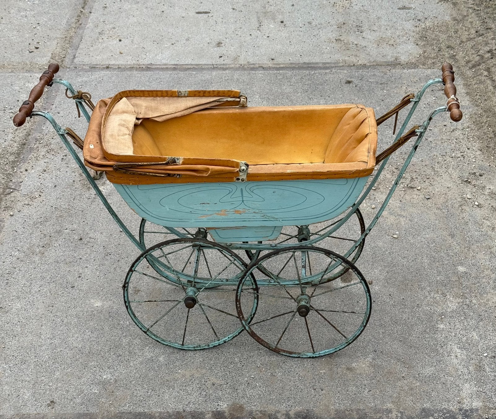 Poppenwagen, Ophalen