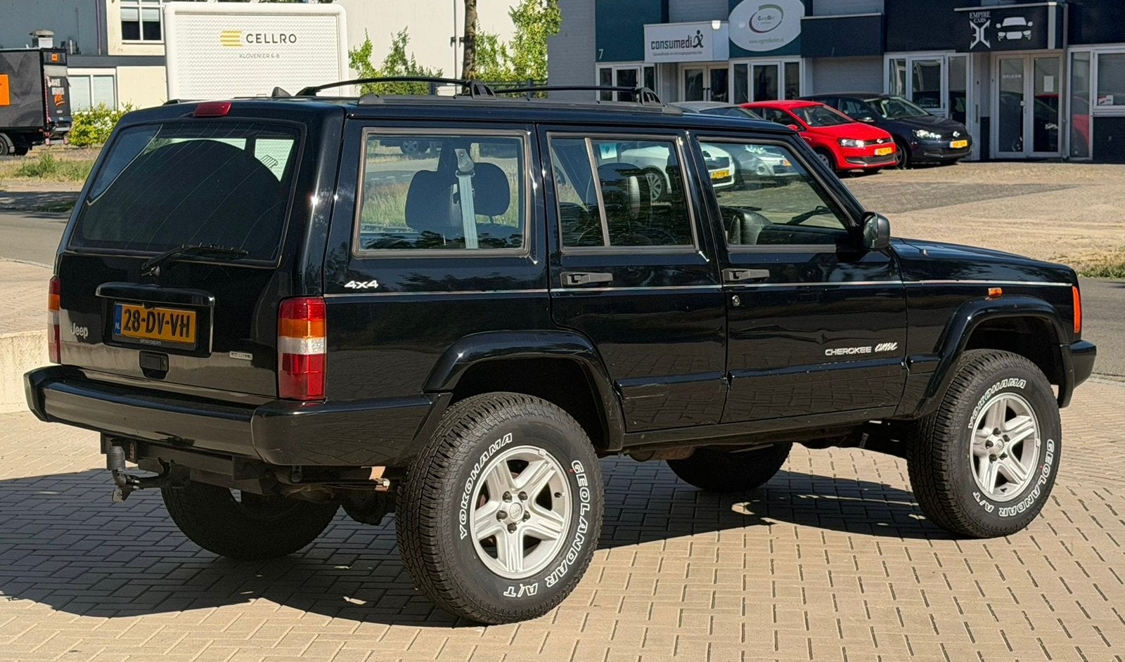 ‼️JEEP CHEROKEE 4.0 6/CILINDER LIMITED 180PK YOUNGTIMER ‼️, Auto's, Automaat, Zwart, 4000 cc, Zwart