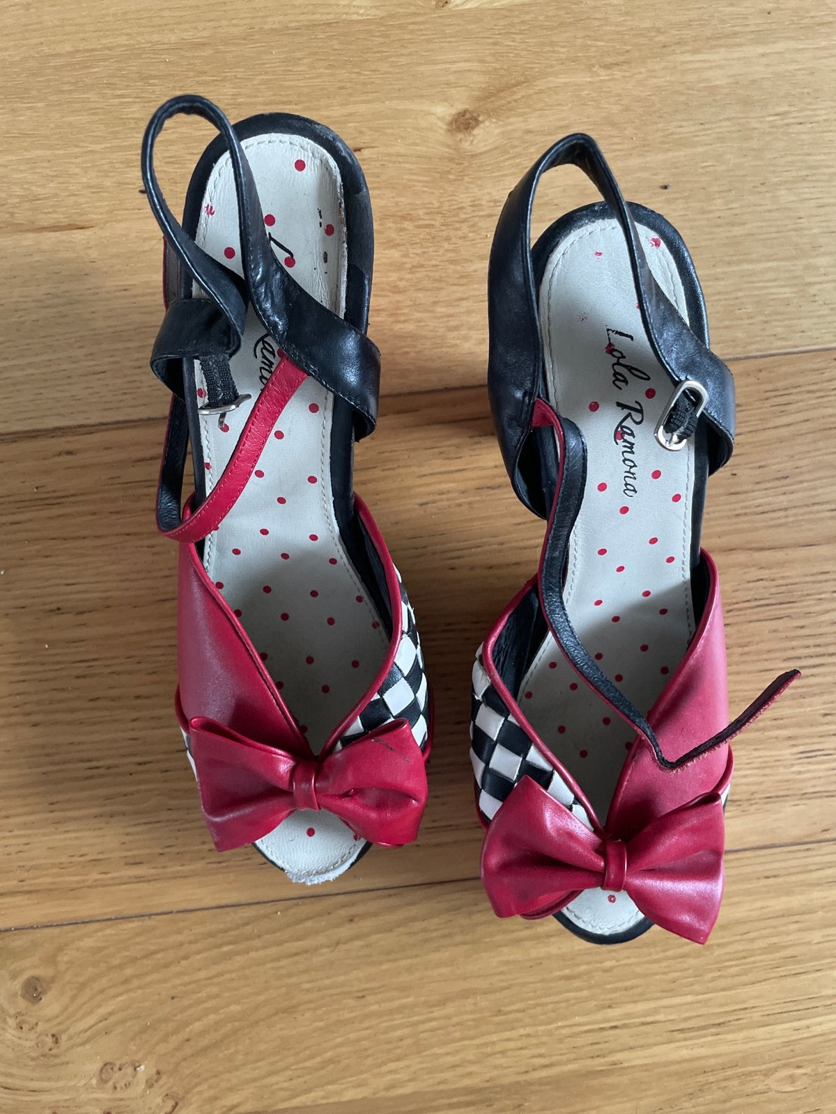 Lola Ramona Pumps, maat 39 (valt eerder als maat 38), Ophalen, Pumps, Zo goed als nieuw, Rood