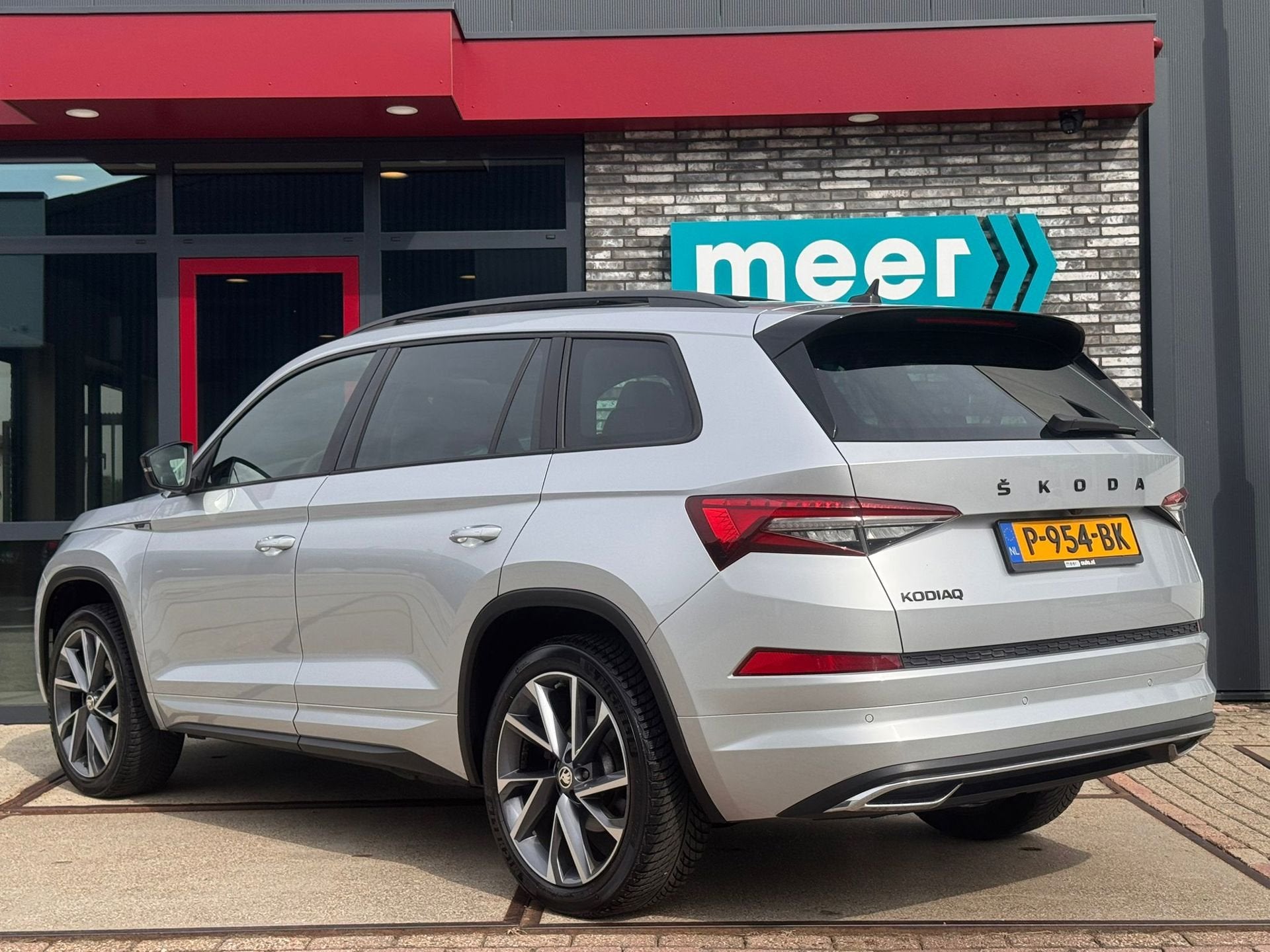 Skoda Kodiaq 1.5 TSI Sportline DSG 7-pers PANO l CAMERA l TR, Auto's, Dealer onderhouden, 1566 kg, Euro 6, 4 cilinders