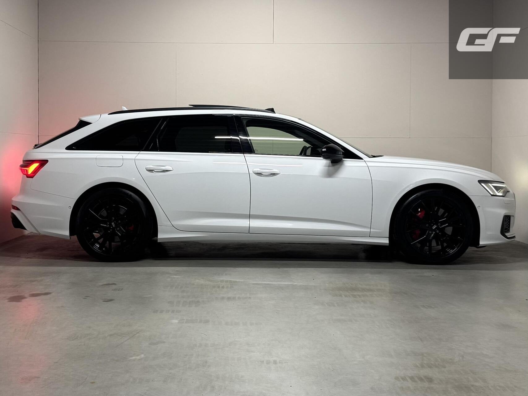 Audi A6 Avant 55 TFSIe Quattro Competition S-Line Pano Sfeer, Automaat, Gebruikt, 4 cilinders, Wit