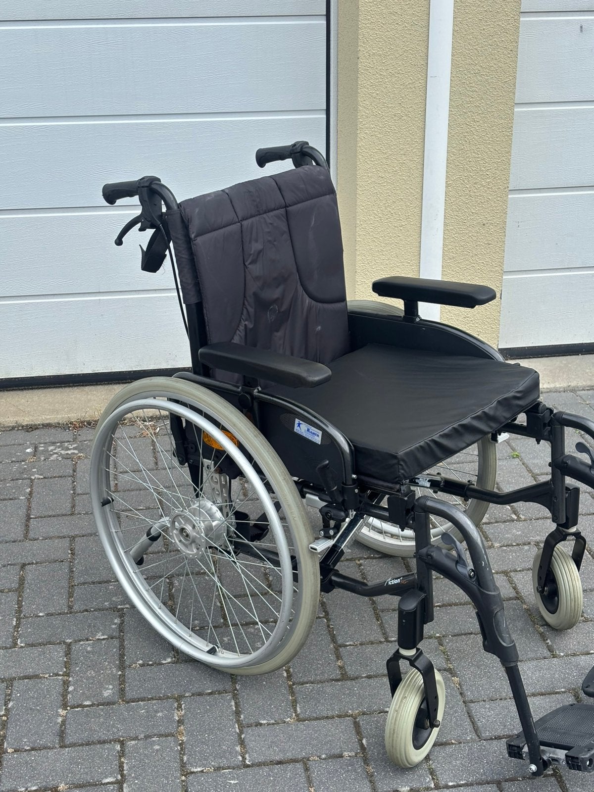 Rolstoel van Invacare inklapbaar nu €99,00, Invacare, Gebruikt, Meer info ☎️0️⃣6️⃣➖2️⃣0️⃣9️⃣0️⃣1️⃣0️⃣4️⃣0️⃣, Nederland