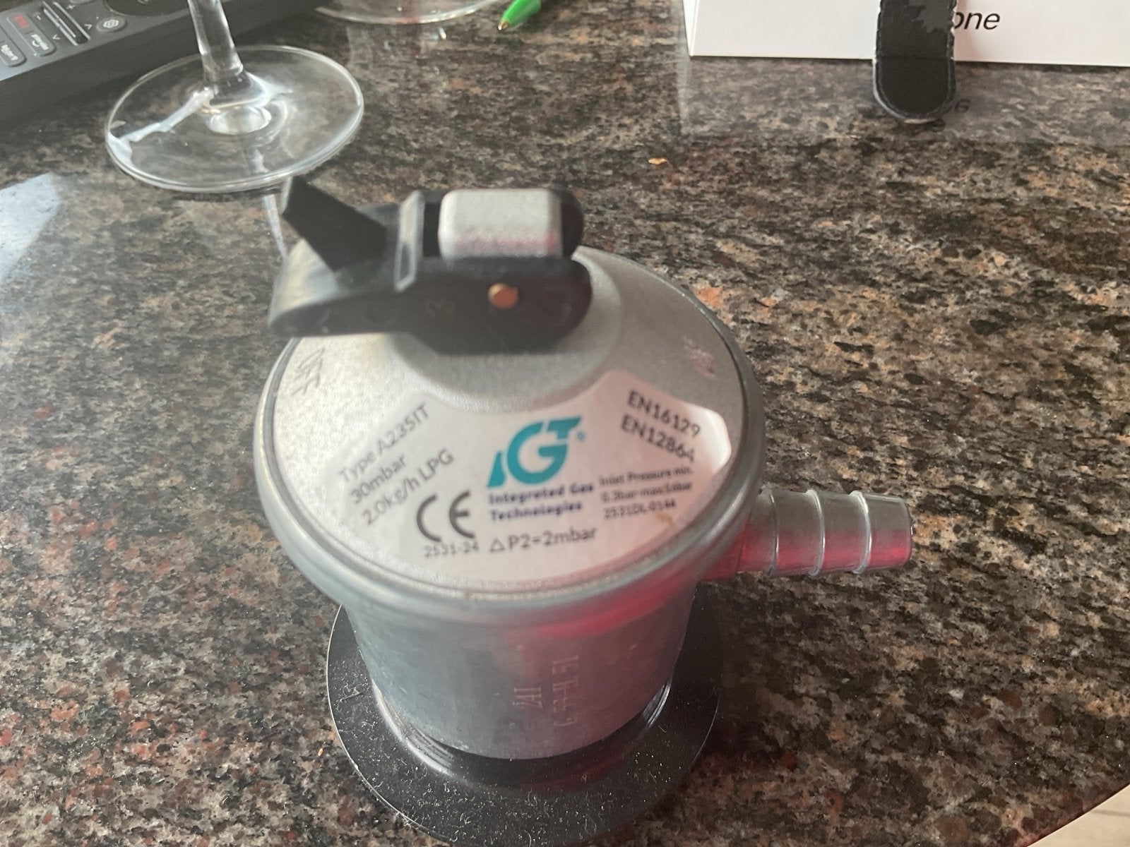 Spaanse gasfles adapter 30mbar - 1 jaar gebruikt, Ophalen of Verzenden, Gebruikt