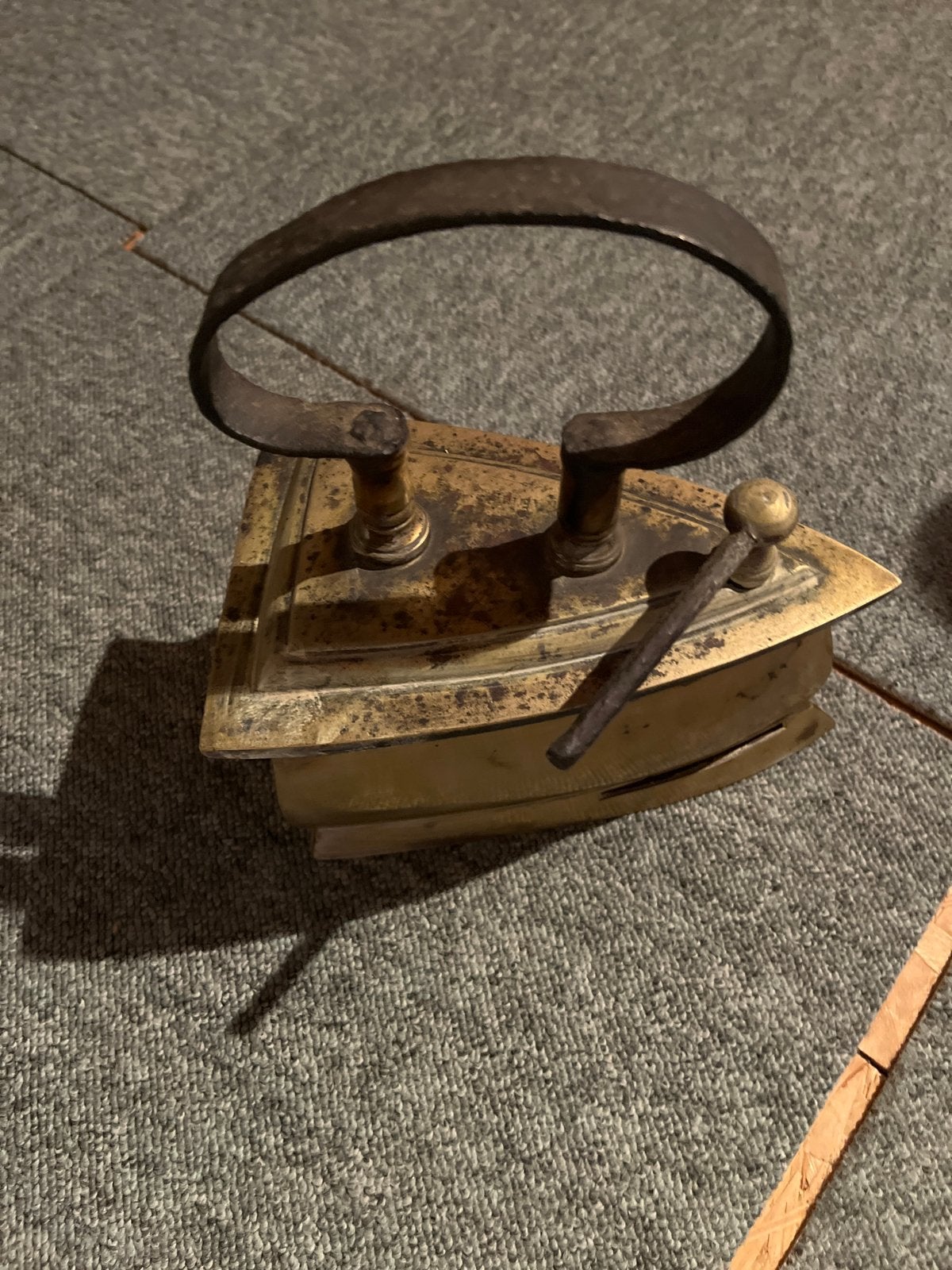 Antiek messing strijkijzer - kolenstrijker, Ophalen