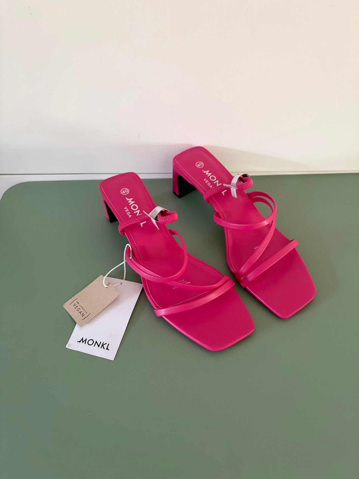 Monki roze sandalen met hak NIEUW 40, Nieuw, Roze, Sandalen of Muiltjes, Ophalen of Verzenden