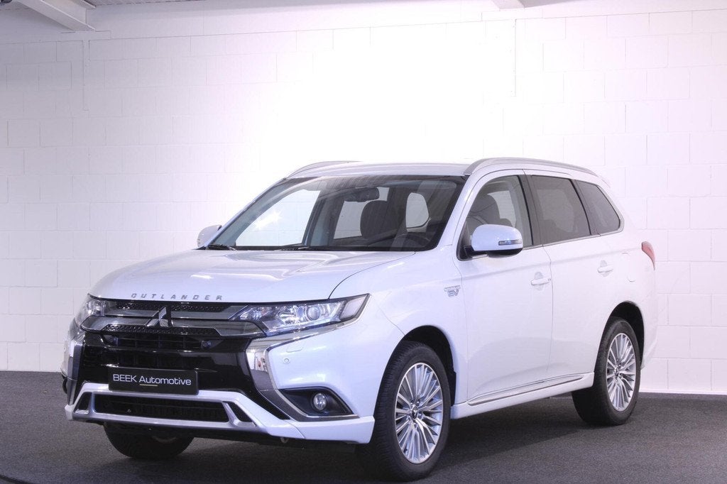 Mitsubishi Outlander 2.4 PHEV Intense | Camera | Leder | Cru, Auto's, Mitsubishi, Automaat, 4 cilinders, Wit, Plug-in hybride