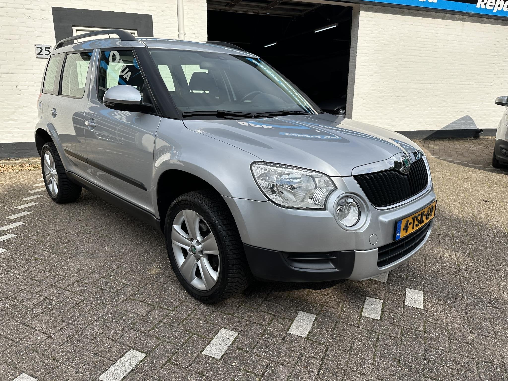 Skoda Yeti 1.2 TSI Ambition /Trekhaak/Lm velgen/All seasen b, Auto's, Skoda, Voorwielaandrijving, Stof, Gebruikt, 4 cilinders